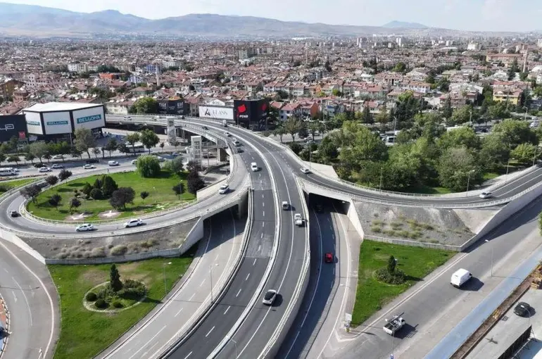 Konya’da İki Üst Geçitte Çalışma Tamamlandı