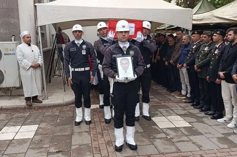 Konya Emniyeti yasta! Başkomiser Özbal toprağa verildi