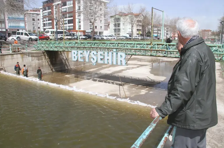 Konya’nın 'denizinde' balıkları kurtarmak için zamanla yarış