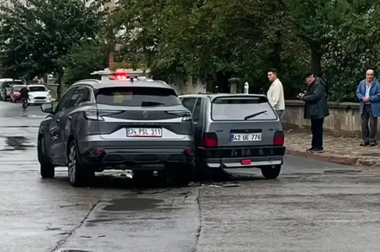 Konya’da kavşakta iki otomobil çarpıştı: 1 yaralı