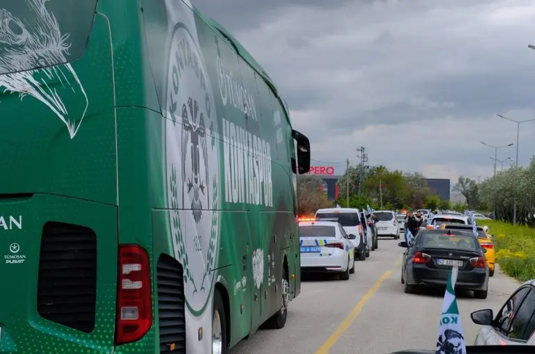 Konyaspor’un takım otobüsüne haciz kararı: Boş otobüs hazır bekliyor!