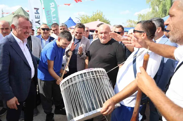 Körfez’de Kadırga coşkusu: Binlerce Karadenizli bir araya geldi

