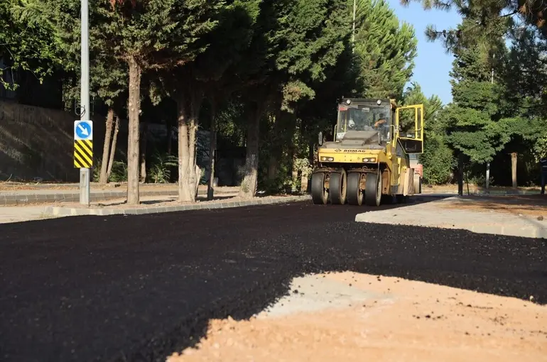 Körfez’de kavşak ve yol çalışmalarıyla trafik akışı düzenleniyor
