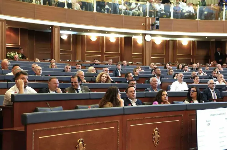 Kosova’da meclis başkanı yeniden Albulena Haxhiu oldu
