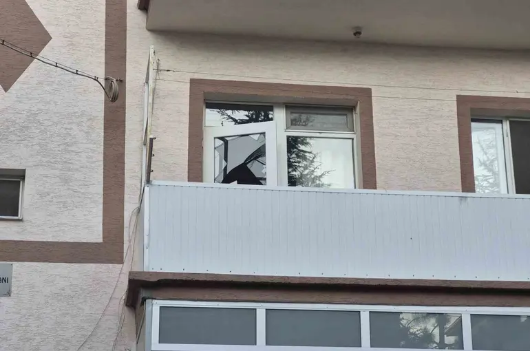 Kötü koku ihbarı ekipleri harekete geçirdi: Evinde ölü bulundu
