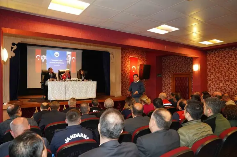 Köy ve mahallelerin eksiklikleri masaya yatırıldı
