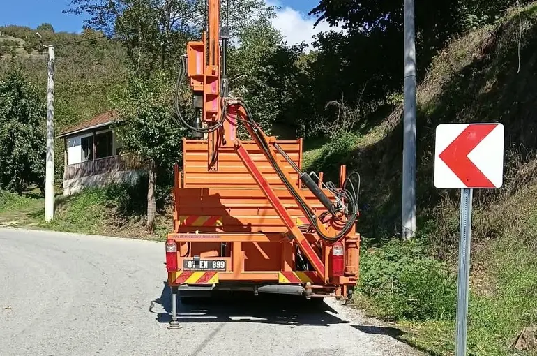 Köy yollarında güvenlik çalışması
