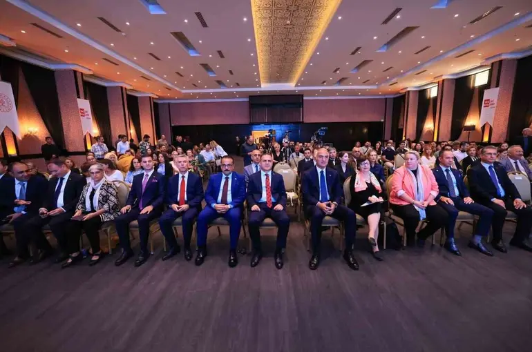 Kültür ve Turizm Bakanı Ersoy: "9 bin kültür varlığı geri iade edildi"
