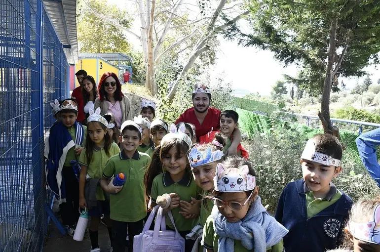 Kuşadası’nda 355 öğrenci hayvan dostlarıyla buluştu

