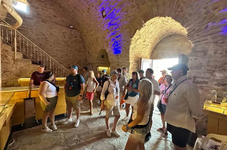 Kuşadası’ndaki Deniz Ticaret Tarihi Sergi Alanı’na yaz döneminde yoğun ilgi
