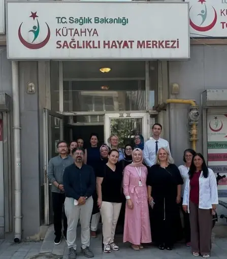 Kütahya’da Sağlıklı Hayat Merkezi’nin çalışmaları hekimlere tanıtıldı
