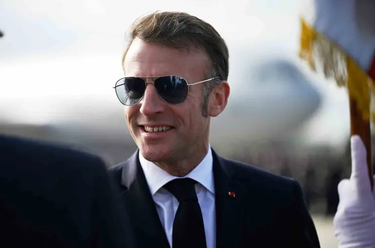 Macron: "SDG’nin Suriye’ye entegre edilmesine yönelik anlaşmaya varılmalı"
