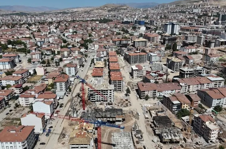 Malatya’da deprem davasında "sağlam" raporu çelişkisi
