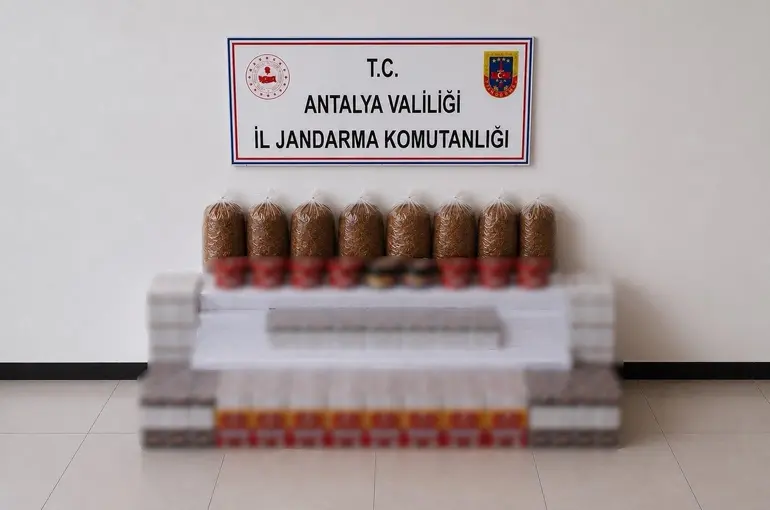 Manavgat’ta kaçak tütün operasyonu: 30 bin dolu makaron ele geçirildi
