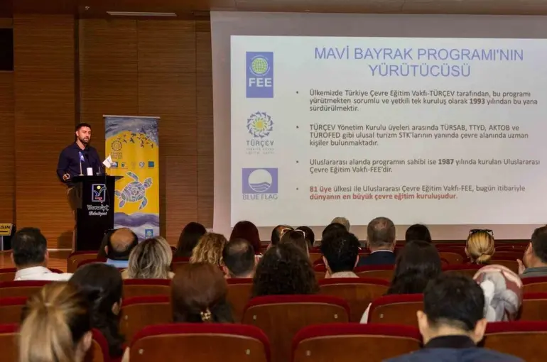 Manavgat’ta turizm sezonu öncesi mavi bayrak bilgilendirme toplantısı
