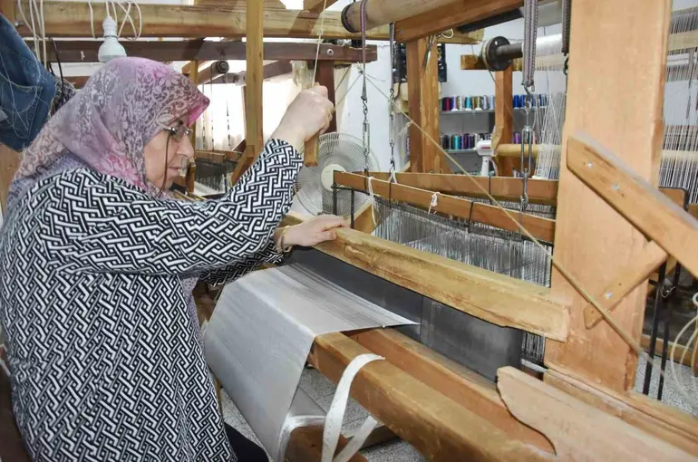 Manisa Bezi, kadınların emeğiyle yeniden hayat buluyor
