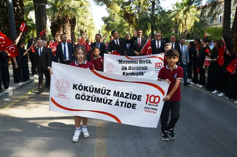 Manisa’da 270 bin öğrenci için ders zili çaldı
