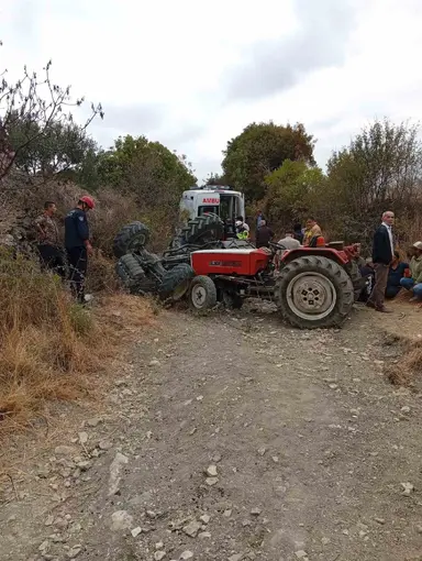 Manisa’da traktör devrildi: 2 ölü, 3 yaralı
