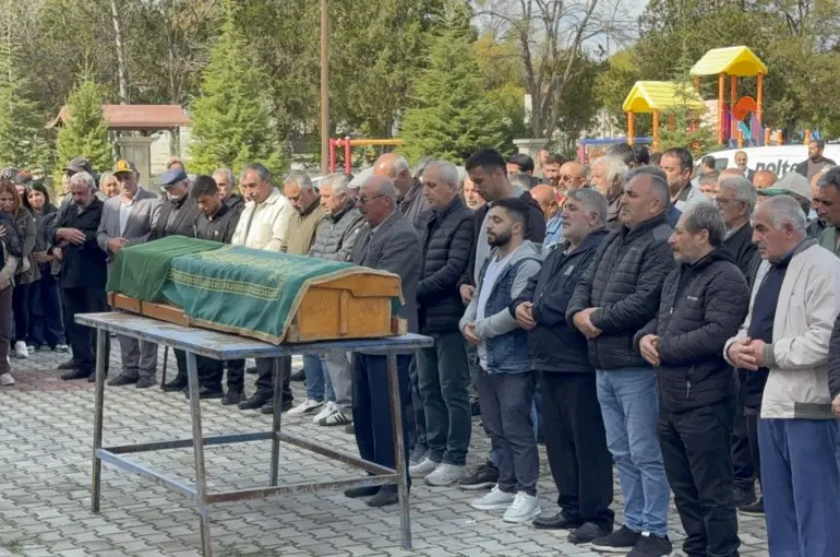 Manisa'daki otobüs kazasında ölen yolcuya Konya'da veda