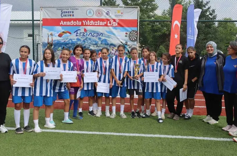 Manisa’nın kızları Türkiye üçüncüsü oldu
