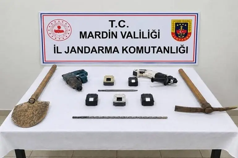 Mardin’de tarihi eser kaçakçılığı operasyonunda 4 şüpheli yakalandı
