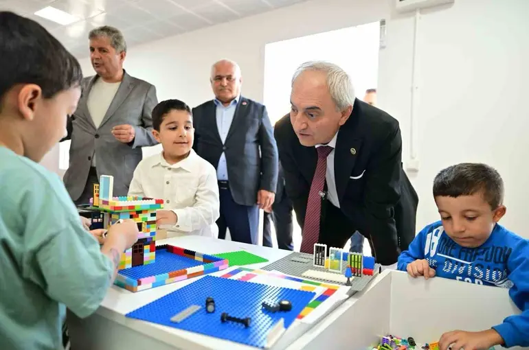 Mavi Dünya Parkı özel çocuklara destek oluyor
