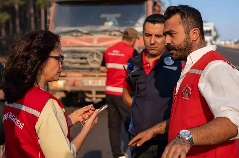 Menteşe Belediye Başkanı Köksal Aras "Yangına tüm imkânlarımızla destek verdik"
