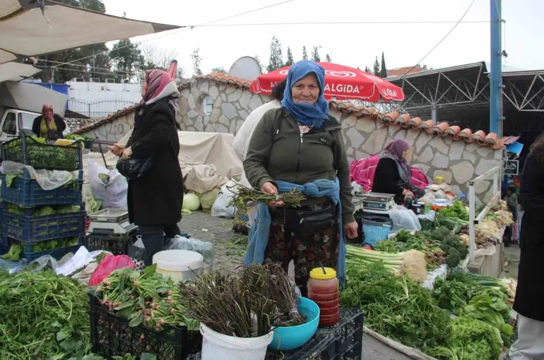 Menteşe Pazarında tilkişen sezonu başladı
