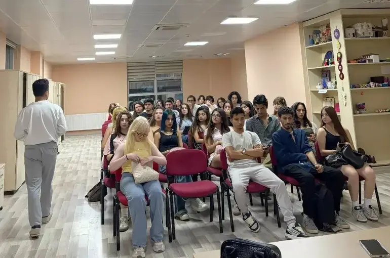 Menteşe’de gençler tiyatro eğitimleriyle sahneye hazırlanıyor
