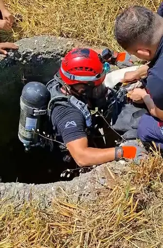 Mersin’de 18 metrelik kuyuya düşen keçi kurtarıldı
