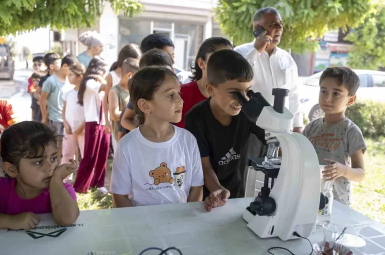 Mersin’de bilim atölyeleri çocukların ayağına taşındı
