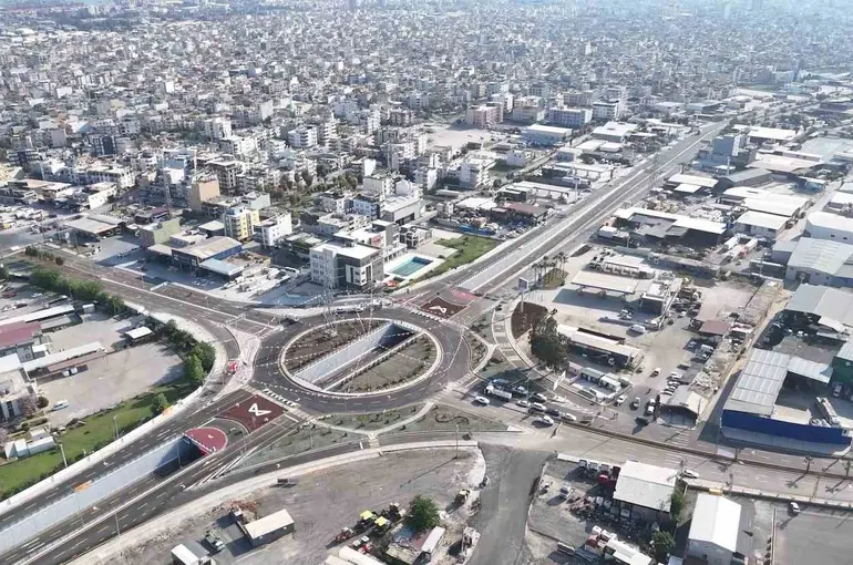 Mersin’de Hal Katlı Kavşağı trafiği rahatlattı, esnaf memnun kaldı
