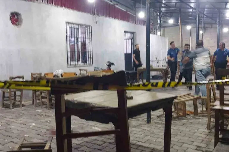 Mersin’de kahvehaneye silahlı saldırı: 1 ölü, 4 yaralı
