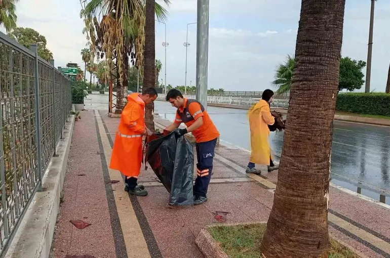 Mersin’de sağanak yağışa karşı ekipler teyakkuzda
