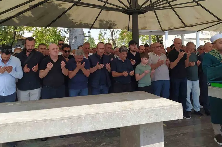 MHP eski ilçe başkanı Ceyhun Demirakın gözyaşları ile uğurlandı
