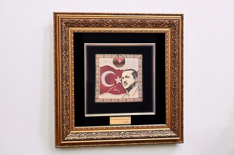 MHP Genel Başkanı Bahçeli'den Cumhurbaşkanı Erdoğan'a hediye