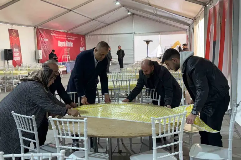 MHP’den ‘Bir sofra bin bereket’ temalı iftar otağı
