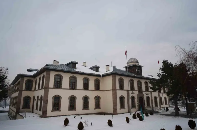 MHP’den Erzurum Kongre binası açıklaması
