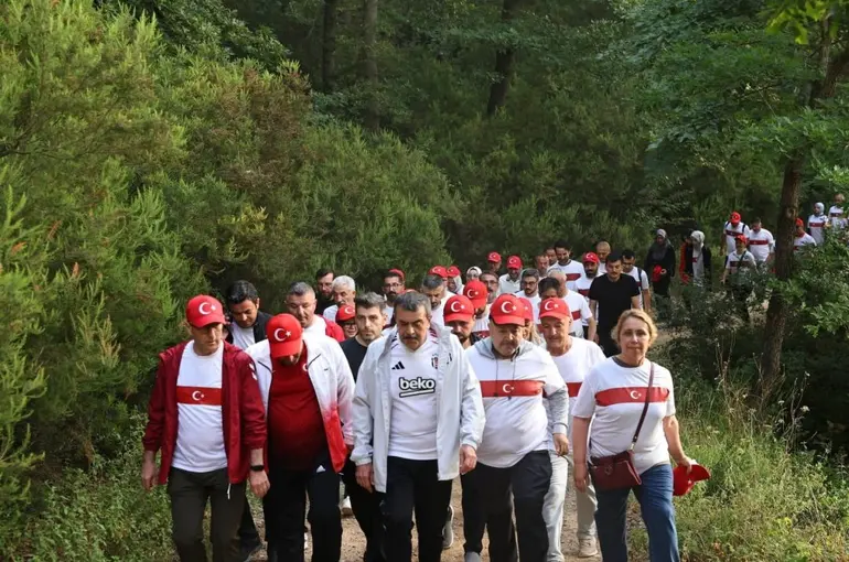 Milli Eğitim Bakanı Tekin, Sakarya’da ‘Huzur ve kardeşlik’ yürüyüşüne katıldı
