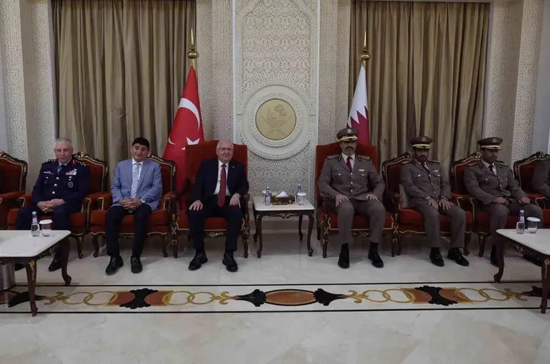 Milli Savunma Bakanı Güler Katar’da