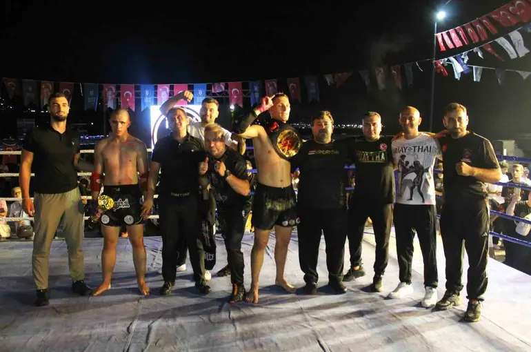 Muaythai şampiyonluk kemerleri Manisa’ya geldi
