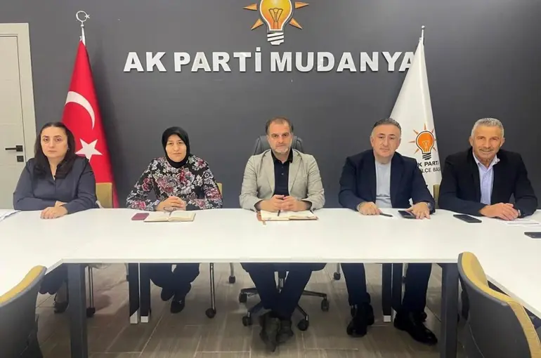 "Mudanya’da hayata dokunan icraat yok, 328 bin metrekarelik arsalar satılıyor"
