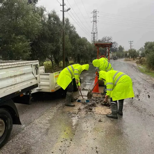 Muğla Büyükşehir Belediyesi ekipleri yağmur mesaisinde
