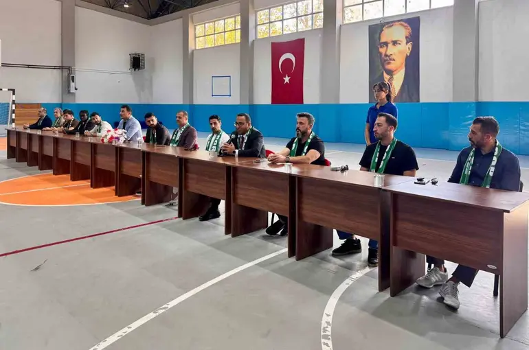 Muğlasporlu futbolcular öğrencilerle buluştu
