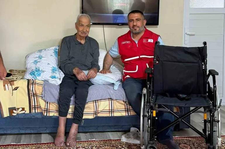 Muradiye Kızılay’ı engelleri kaldırmaya devam ediyor
