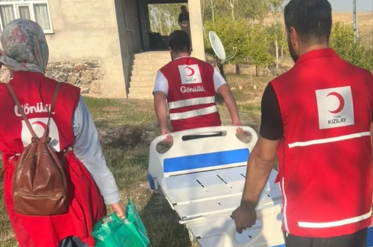 Muradiyeli Havin’e medikal yatak desteği
