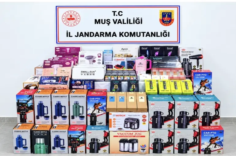 Muş’ta 700 bin TL değerinde kaçak ürün ele geçirildi
