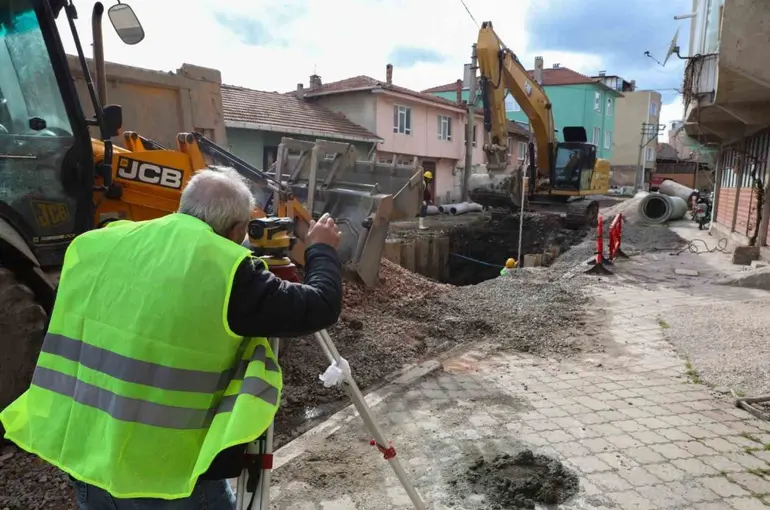 Mustafakemalpaşa’nın altyapısı Büyükşehir’le yenileniyor
