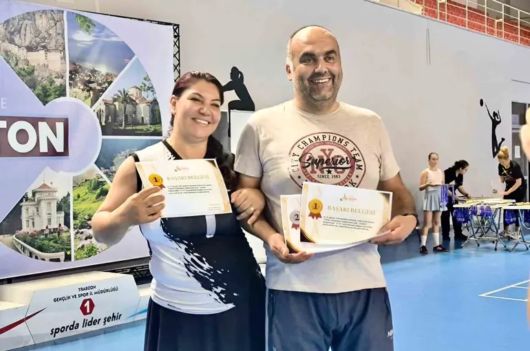 Niğdeli veteran badmintonculardan Türkiye Şampiyonası’nda 5 madalya
