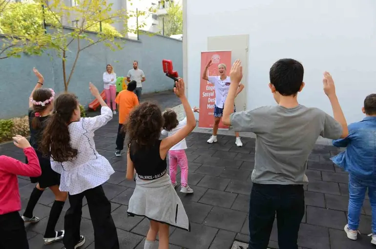 Nilüfer Belediyesi’nden engelli bireylere özel zumba etkinliği
